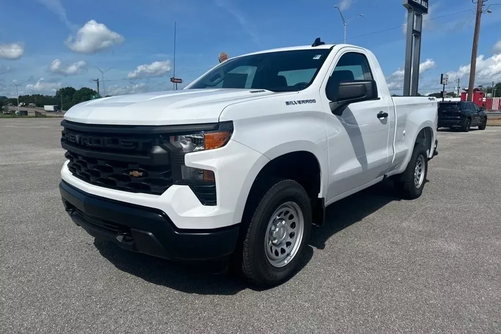 2025 Chevrolet Silverado 1500 photo 1