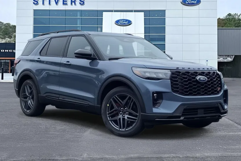 2025 Ford Explorer ST photo 1