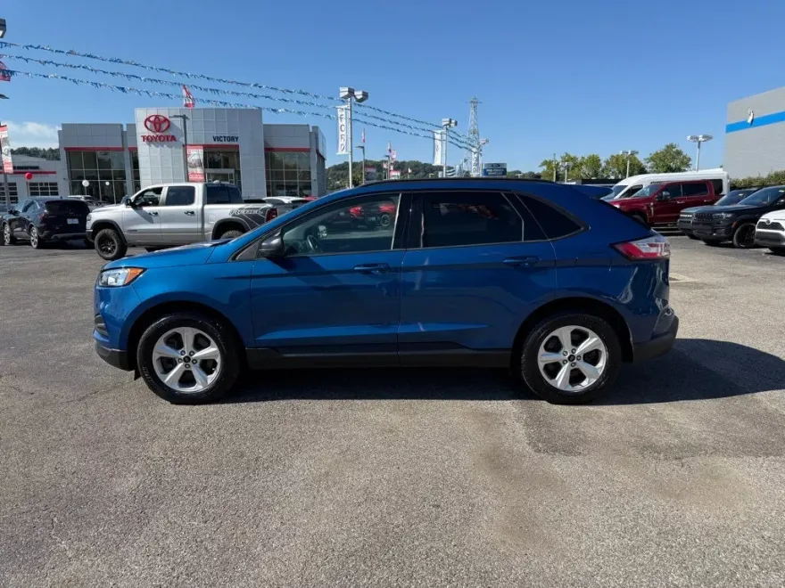 2023 Ford Edge SE photo 1