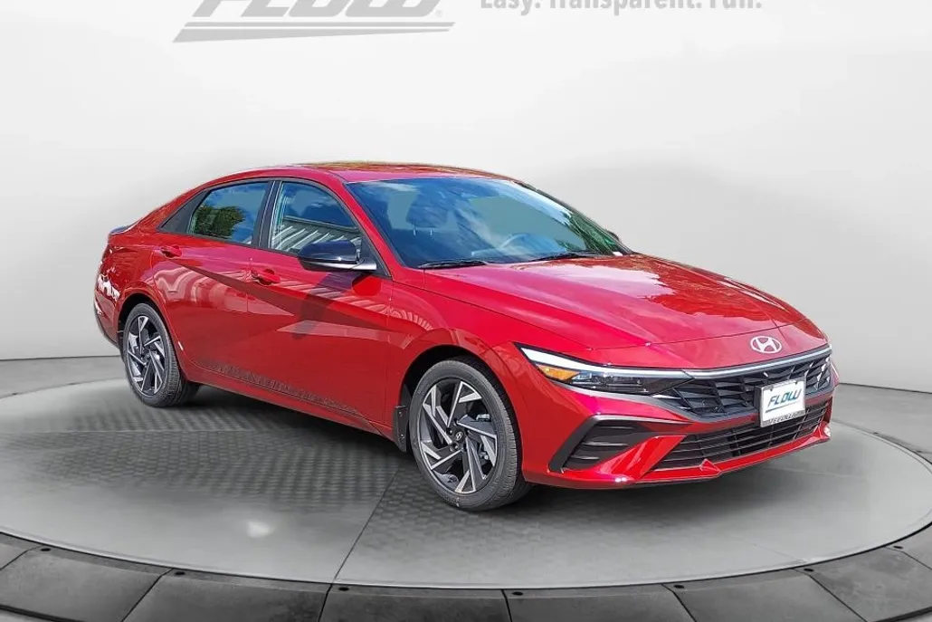 2025 Hyundai Elantra SEL Sport photo 1