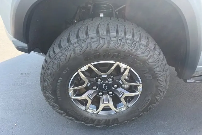 2024 Chevrolet Colorado ZR2 photo 1