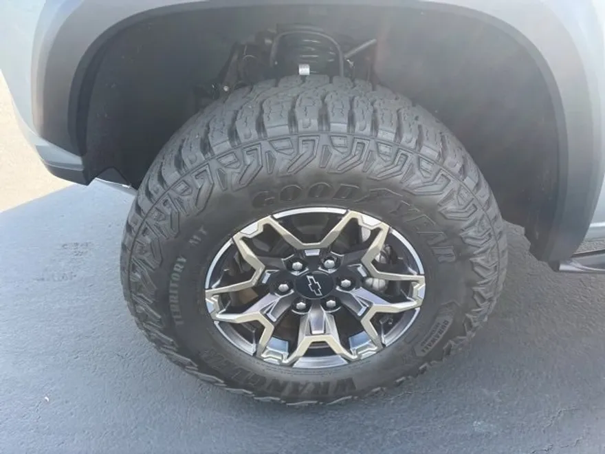 2024 Chevrolet Colorado ZR2 photo 1