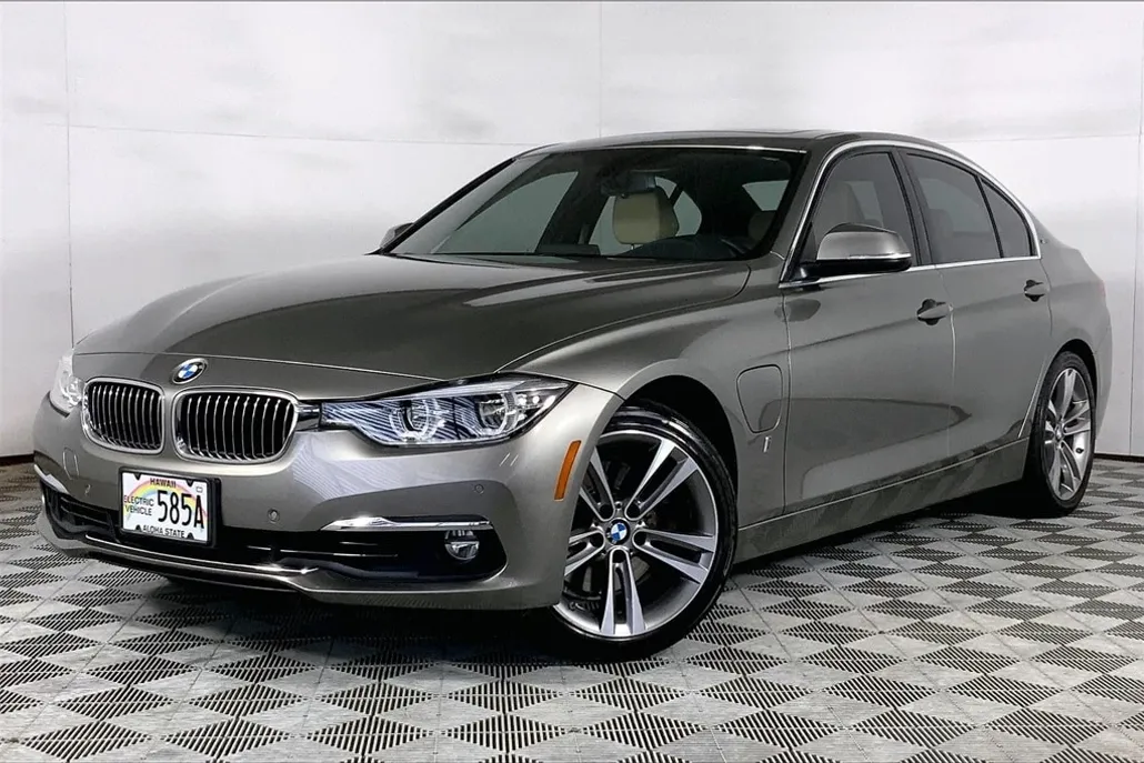 2018 Bmw 330e Sedan photo 1