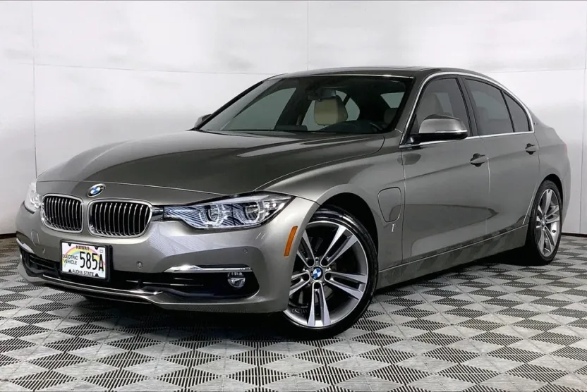 2018 Bmw 330e Sedan photo 1