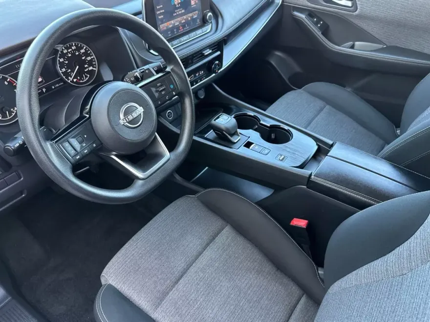 2023 Nissan Rogue SV photo 1
