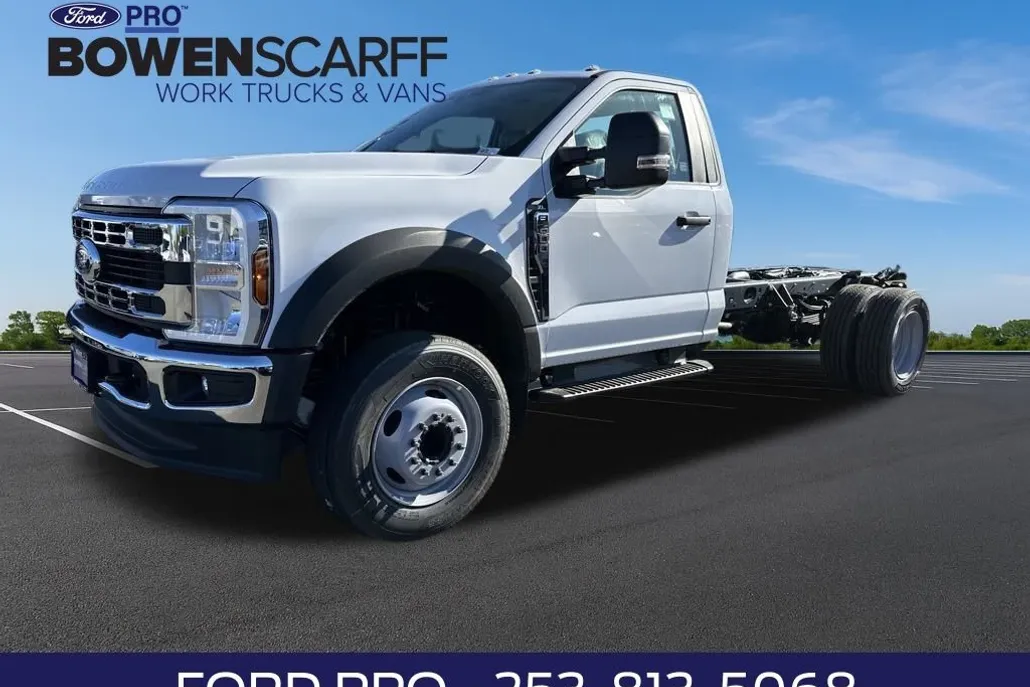2025 Ford F-600 photo 1