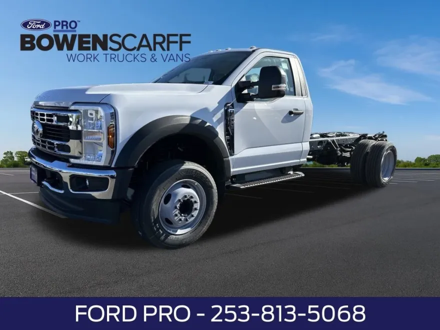 2025 Ford F-600 photo 1