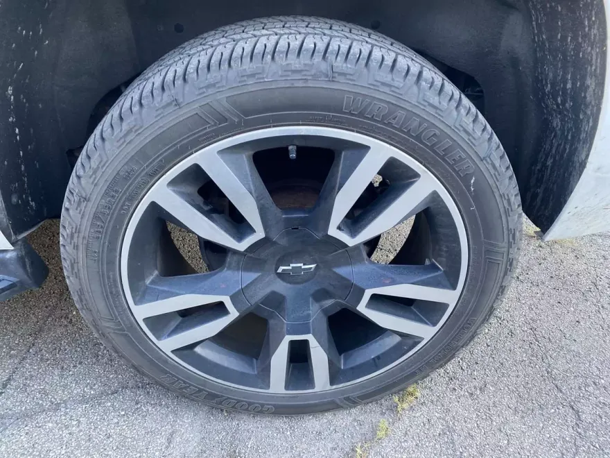 2018 Chevrolet Tahoe Premier photo 1