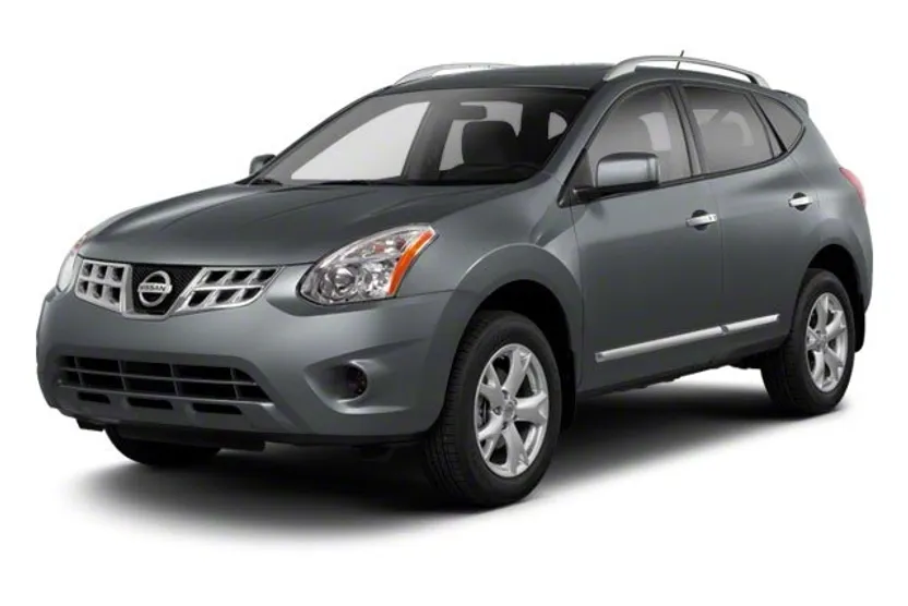 2013 Nissan Rogue SV photo 1