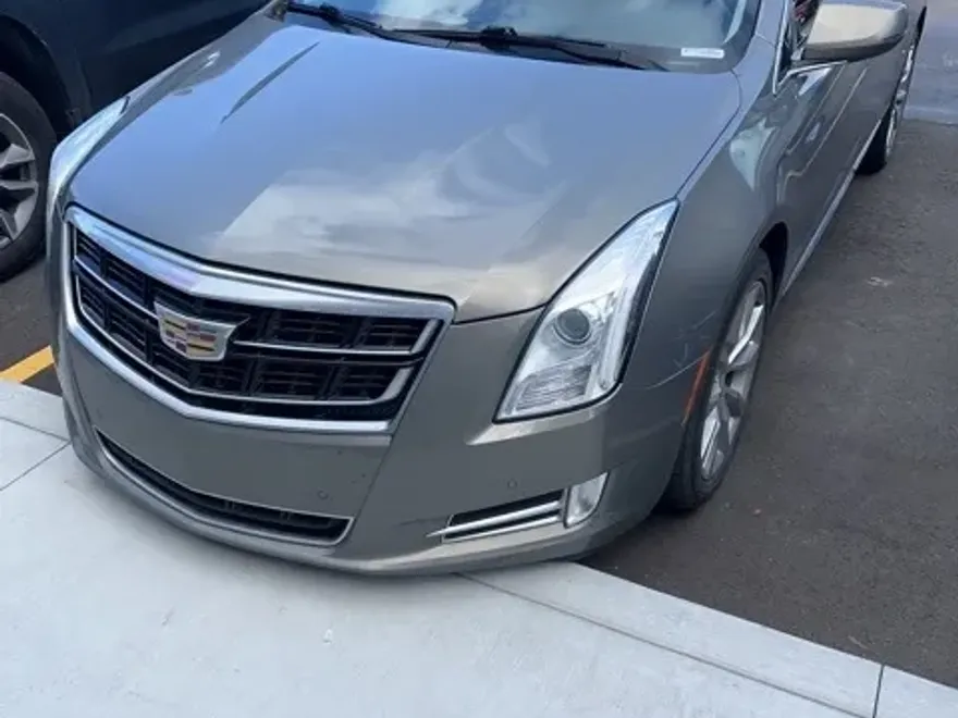 2017 Cadillac XTS Luxury photo 1