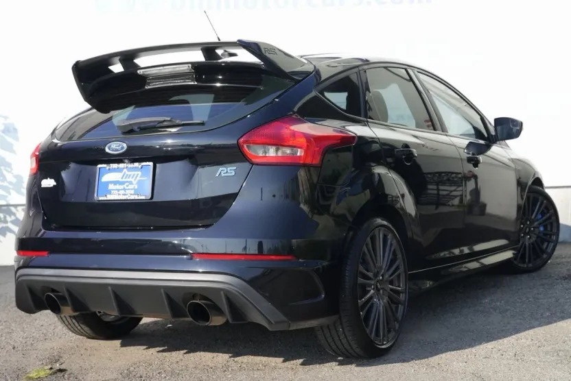 2016 Ford Focus RS photo 1