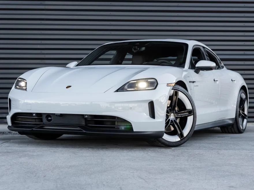 2025 Porsche Taycan 4S photo 1