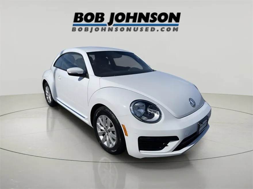 2019 Volkswagen Beetle S photo 1