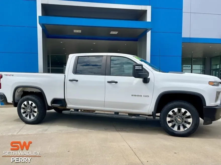 2022 Chevrolet Silverado 2500HD Custom photo 1