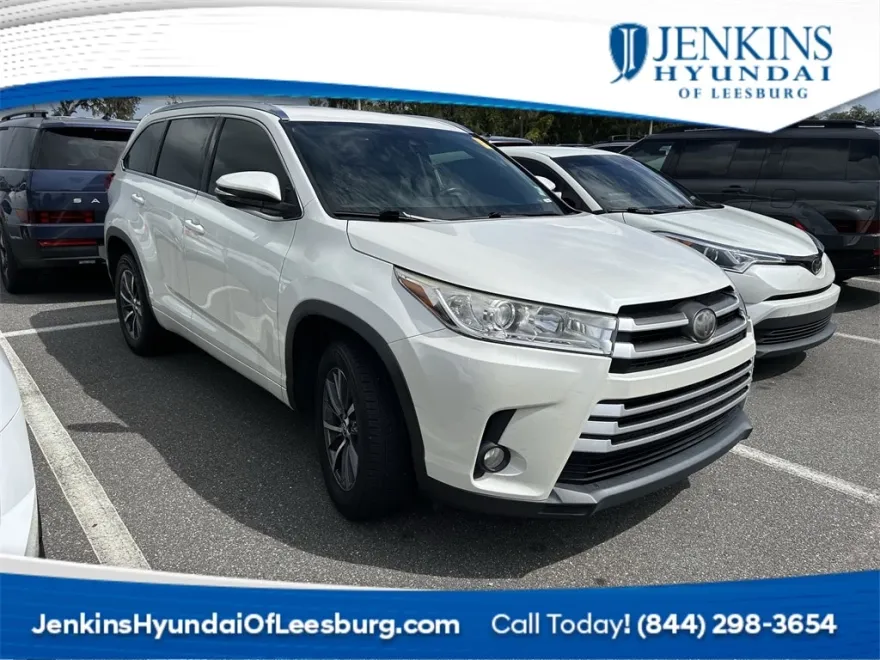 2019 Toyota Highlander XLE photo 1