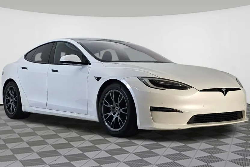 2021 Tesla Model S Plaid photo 1