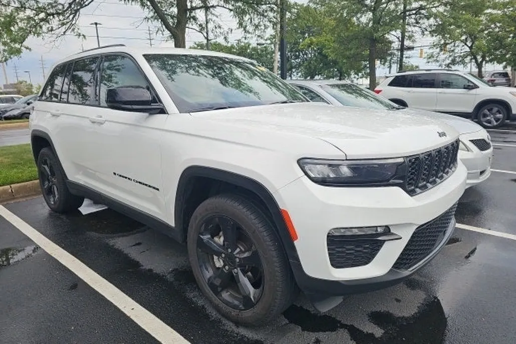 2023 Jeep Grand Cherokee Limited photo 1