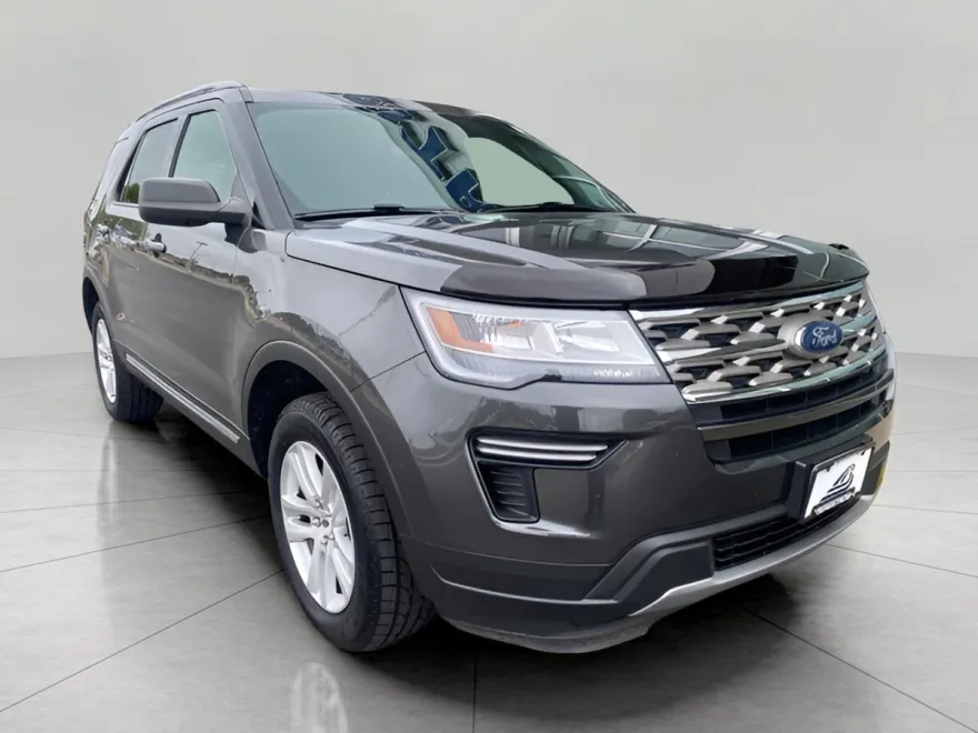 2019 Ford Explorer XLT photo 1