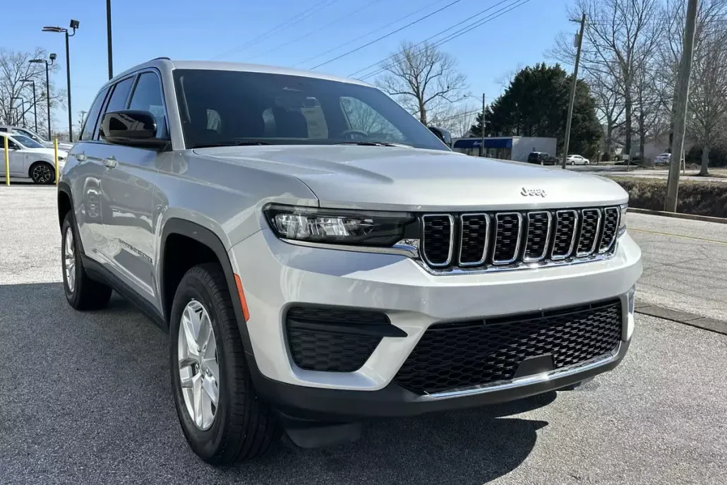 2025 Jeep Grand Cherokee Laredo X photo 1