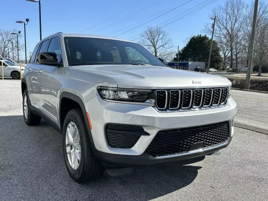 2025 Jeep Grand Cherokee Laredo X photo 1