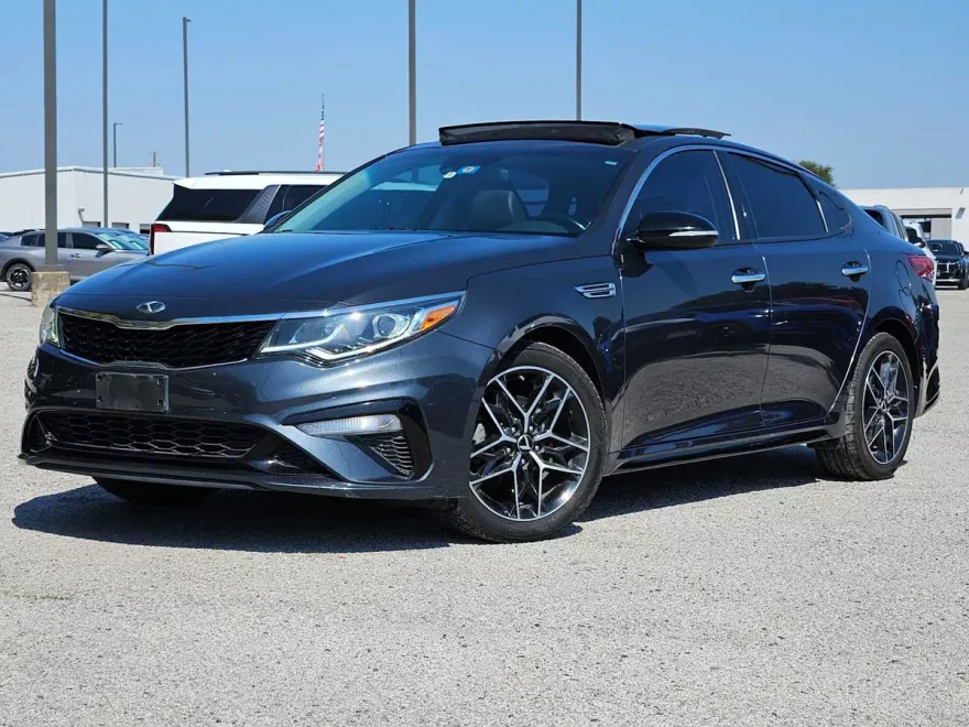 2020 Kia Optima SE photo 1