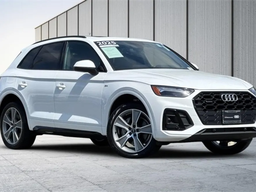 2025 Audi Q5 45 S line Premium photo 2