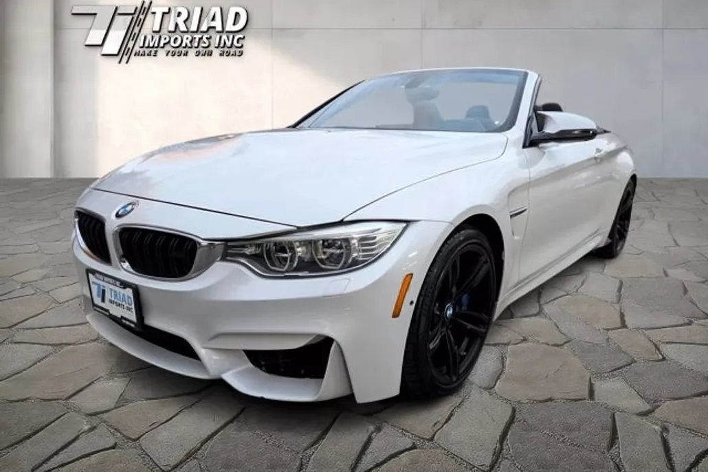 2015 Bmw M4 Convertible photo 1