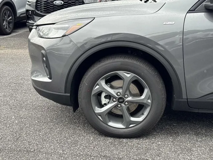 2026 Ford Escape Hybrid ST-Line Select photo 1