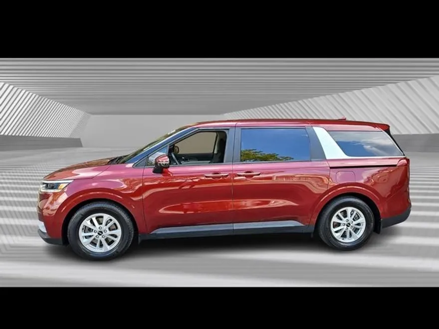 2023 Kia Carnival LX photo 1
