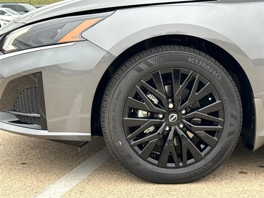 2025 Nissan Altima 2.5 SV photo 1