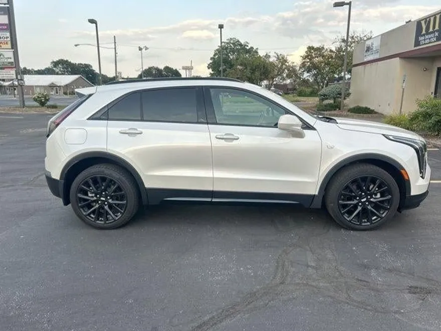 2019 Cadillac XT4 Sport photo 1