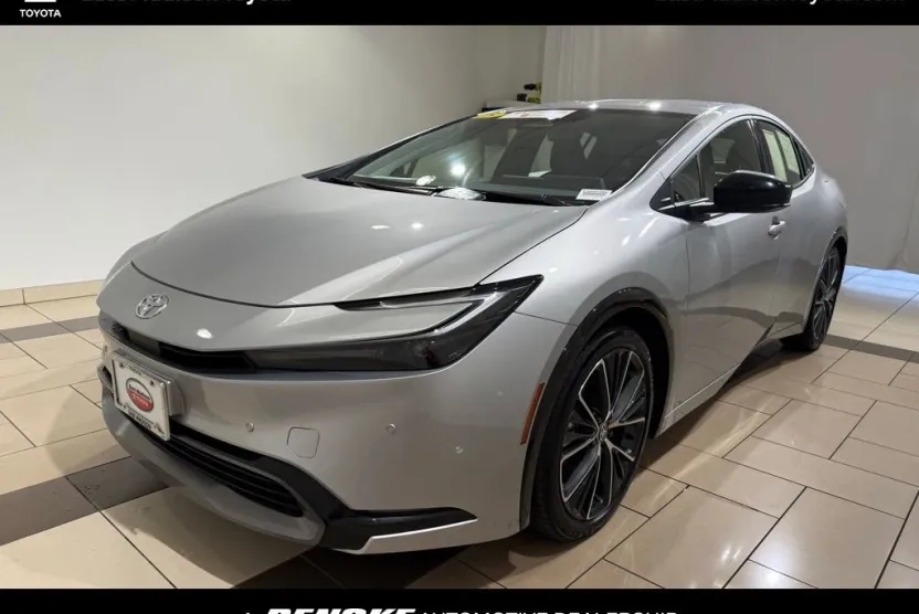 2025 Toyota Prius XLE photo 1