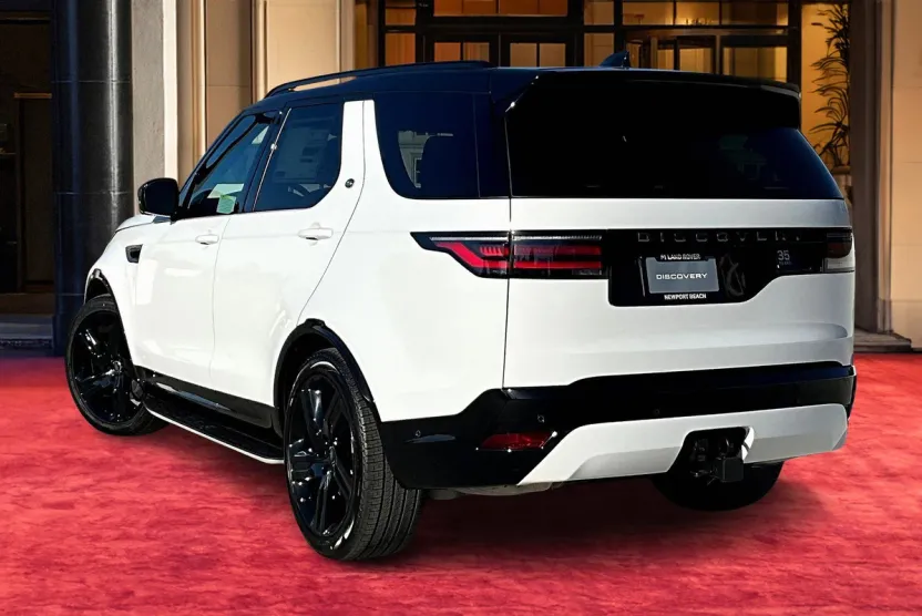 2025 Land Rover Discovery SE photo 1