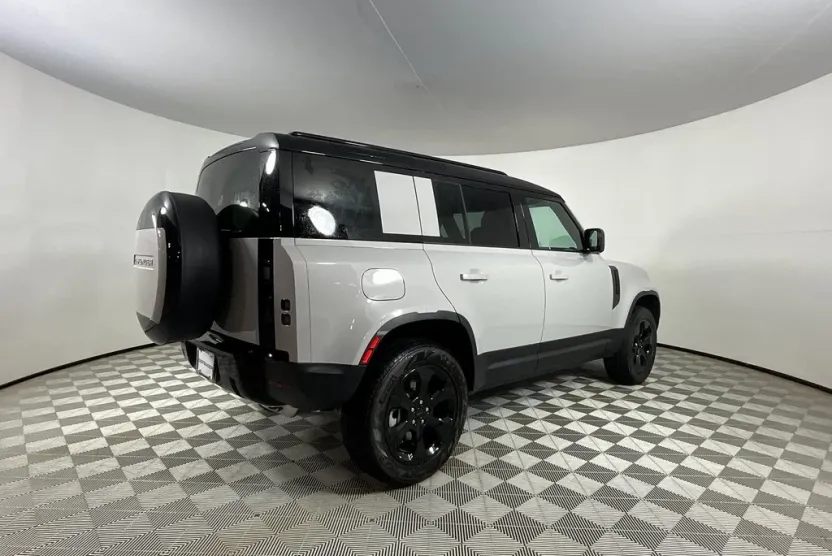 2026 Land Rover Defender 110 S photo 1