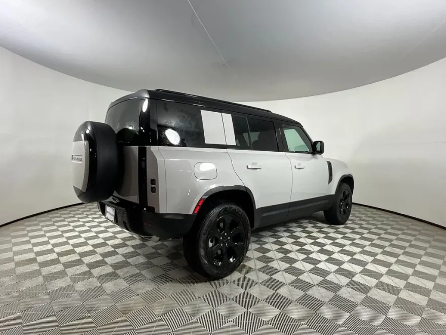2026 Land Rover Defender 110 S photo 1