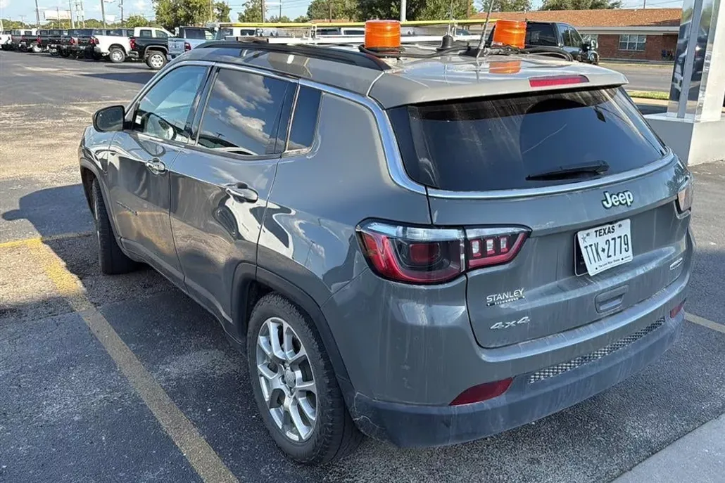 2024 Jeep Compass Latitude Lux photo 1