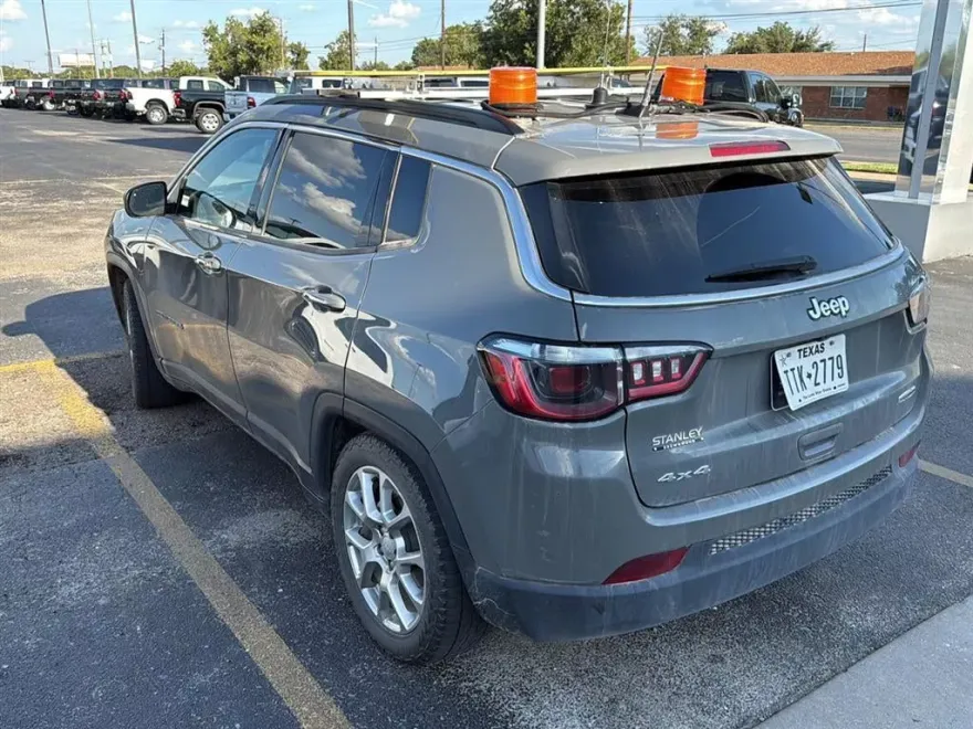 2024 Jeep Compass Latitude Lux photo 1