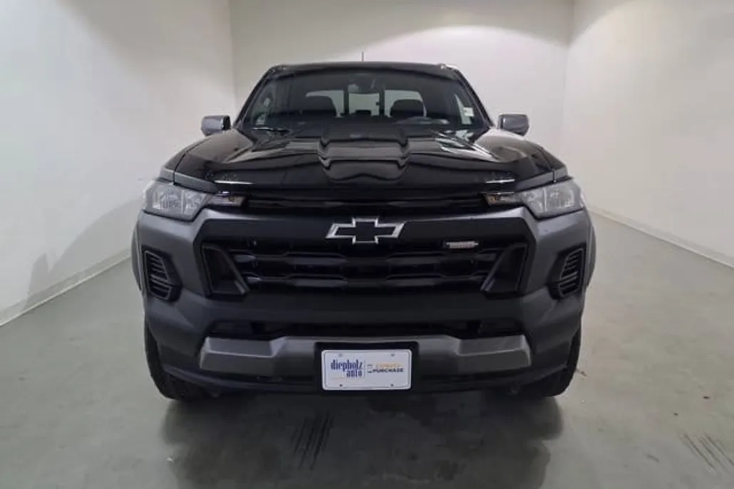 2025 Chevrolet Colorado Trail Boss photo 1