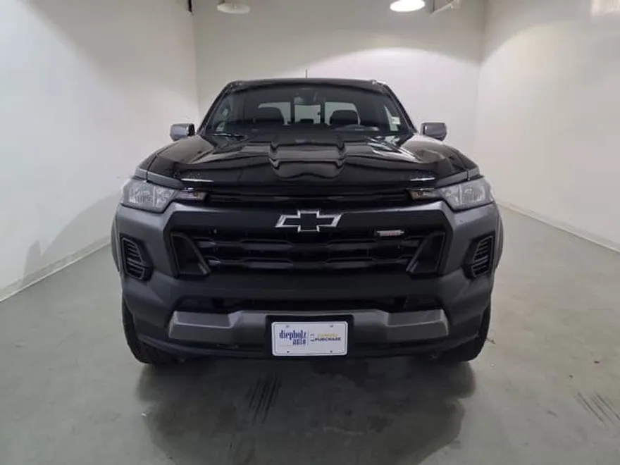 2025 Chevrolet Colorado Trail Boss photo 1