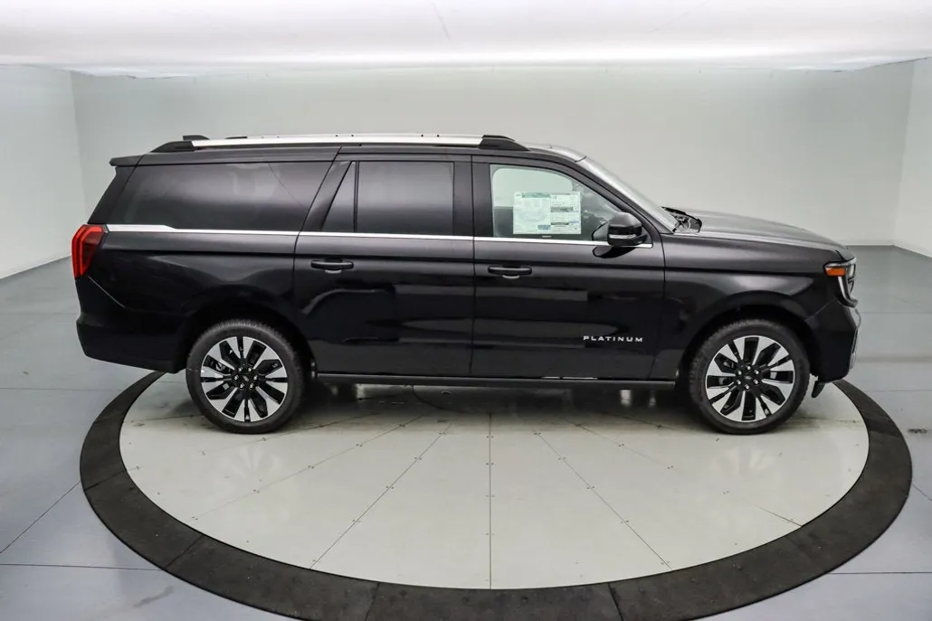 2025 Ford Expedition MAX Platinum photo 1