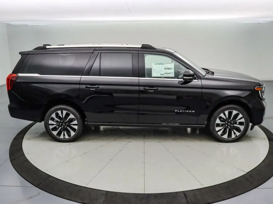 2025 Ford Expedition MAX Platinum photo 1