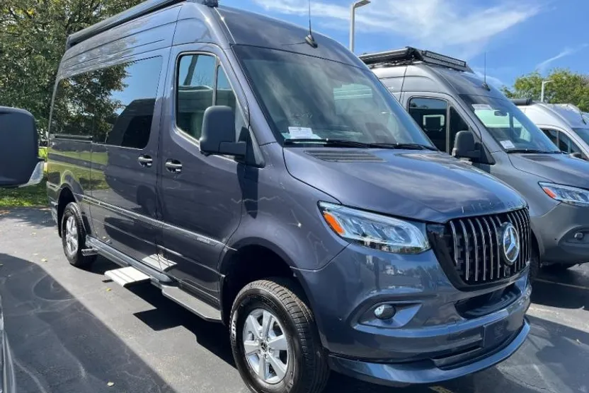 2025 Mercedes Benz Sprinter 2500 photo 1