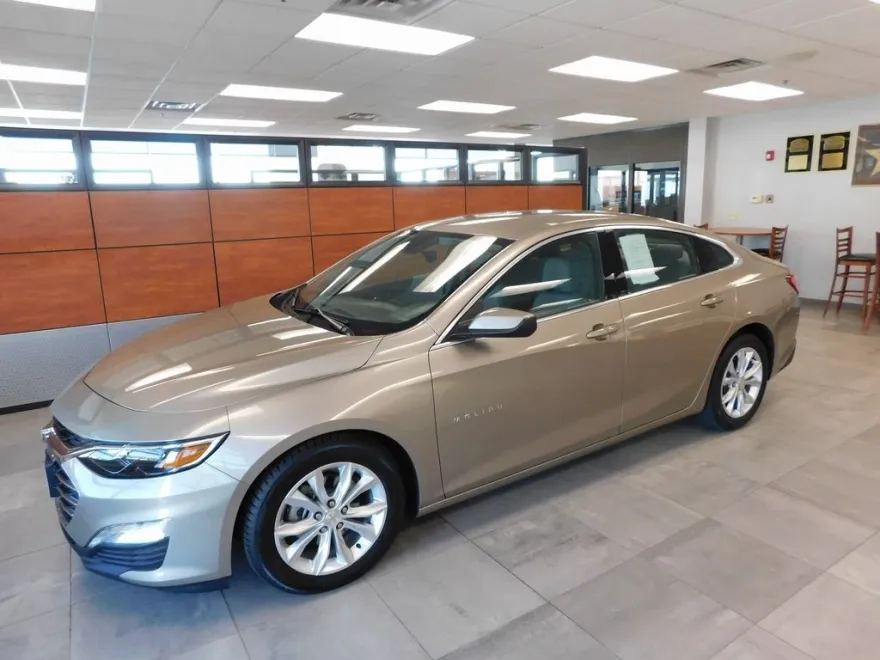 2022 Chevrolet Malibu 1LT photo 1