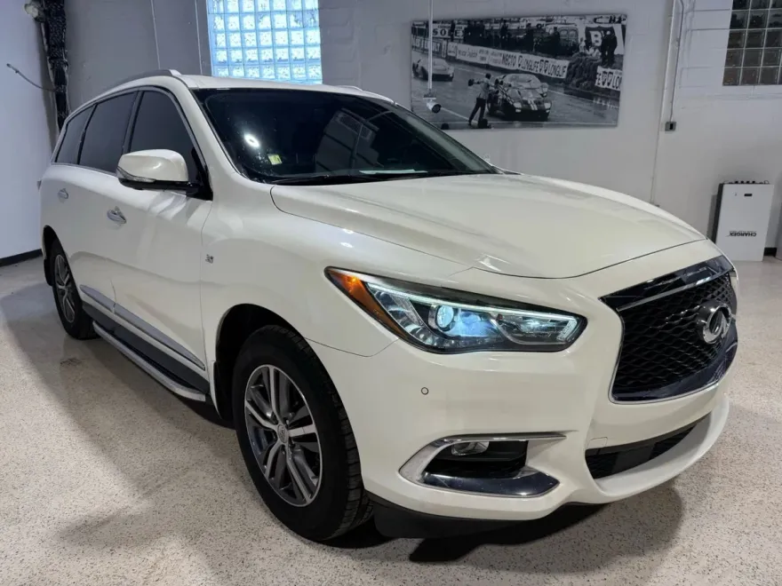 2020 Infiniti QX60 Luxe photo 1