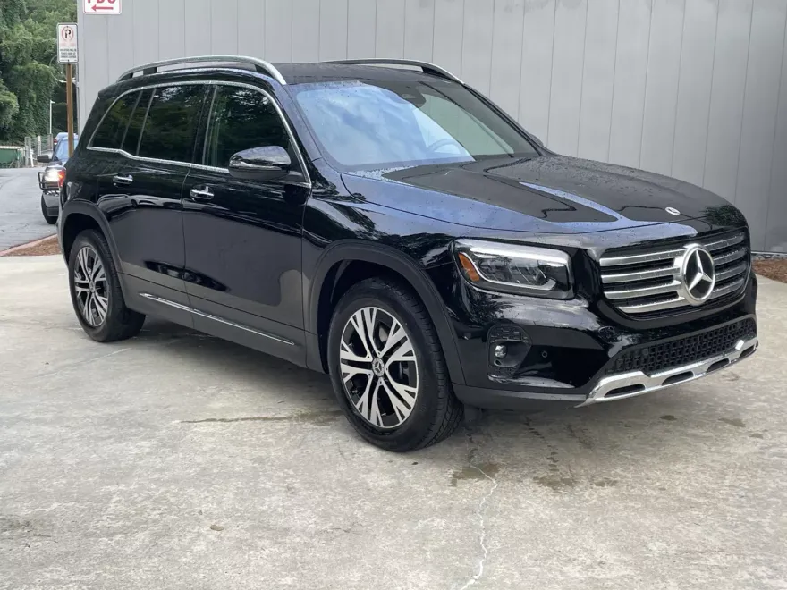 2024 Mercedes Benz GLB 250 photo 1
