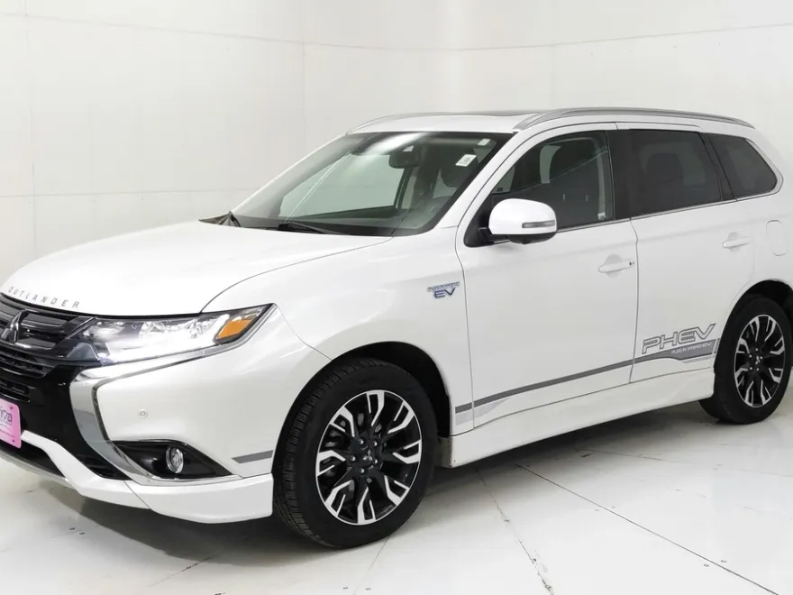 2018 Mitsubishi Outlander PHEV GT photo 1