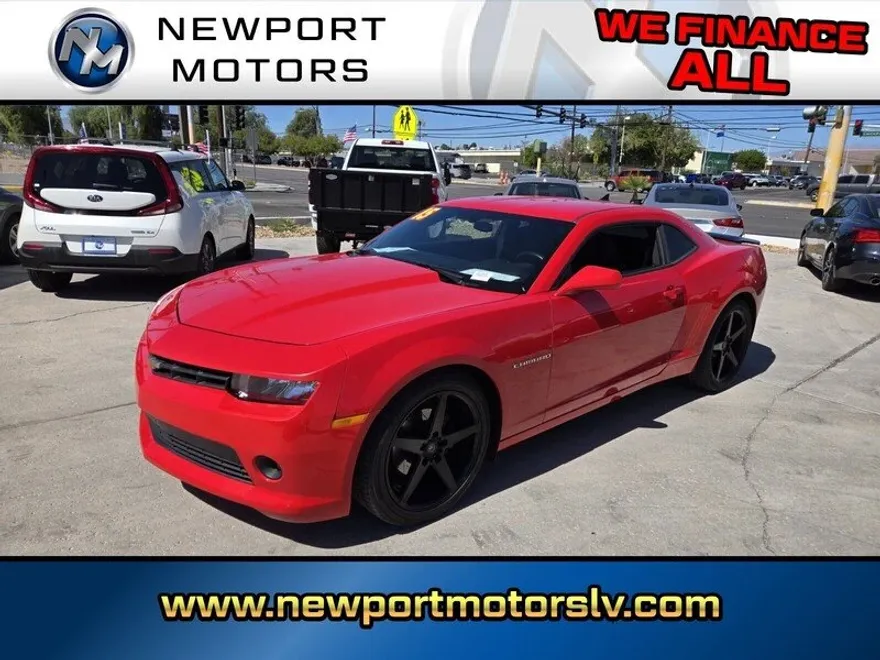 2015 Chevrolet Camaro 1LT photo 1