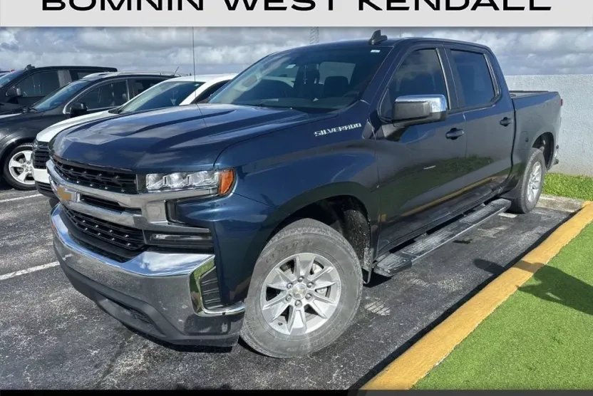 2022 Chevrolet Silverado 1500 LT photo 1