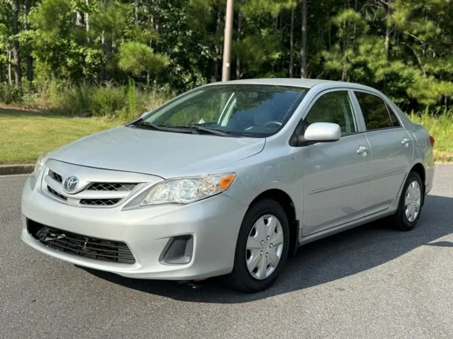 2013 Toyota Corolla L photo 1