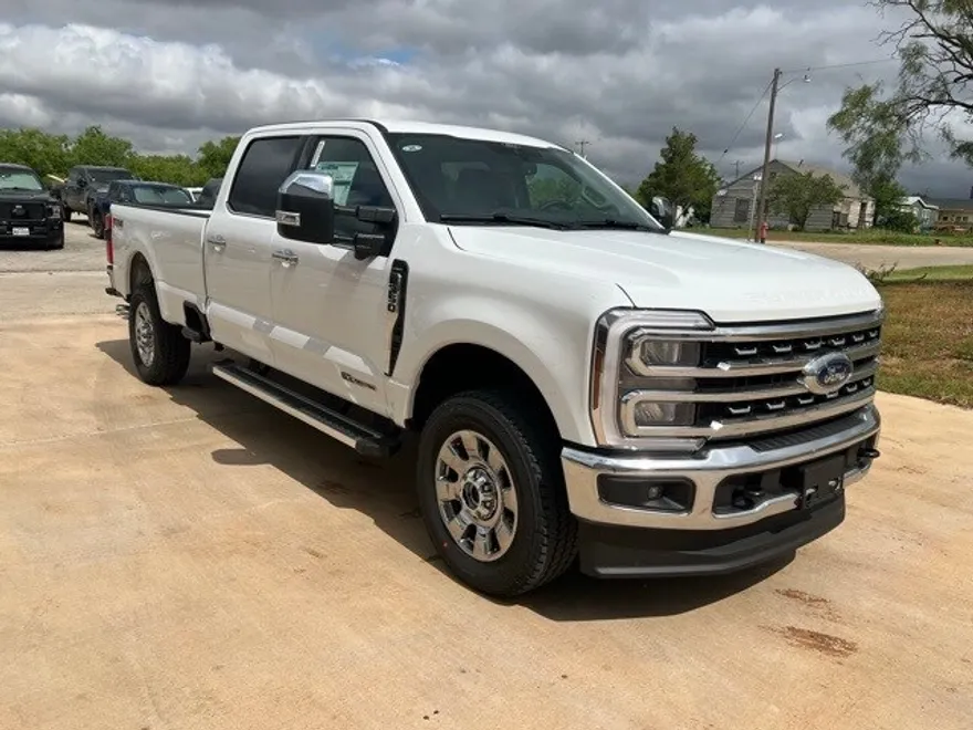 2025 Ford F-350 Lariat photo 1